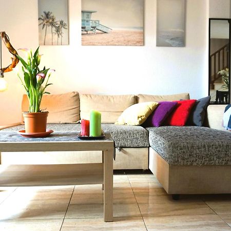 فندق Casa La Sonrisa Shared House El Médano المظهر الخارجي الصورة